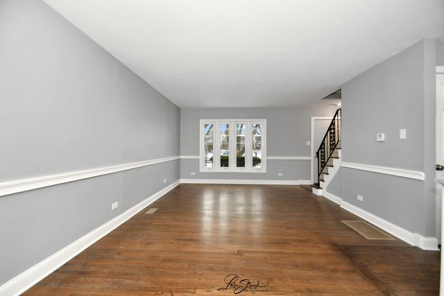 1002 Douglas Avenue, Flossmoor, IL 60422