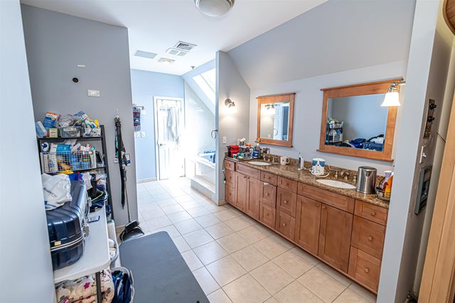 10 Mountain Laurels Dr Apt 607, Nashua, NH 03062