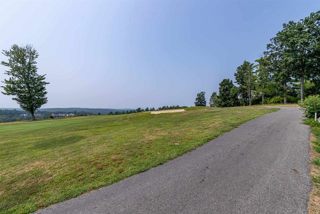 10 Mountain Laurels Dr Apt 607, Nashua, NH 03062