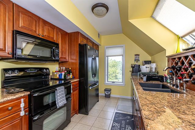 10 Mountain Laurels Dr Apt 607, Nashua, NH 03062