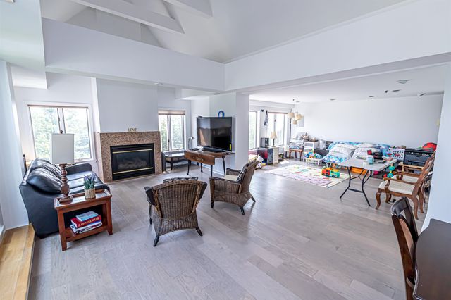 10 Mountain Laurels Dr Apt 607, Nashua, NH 03062