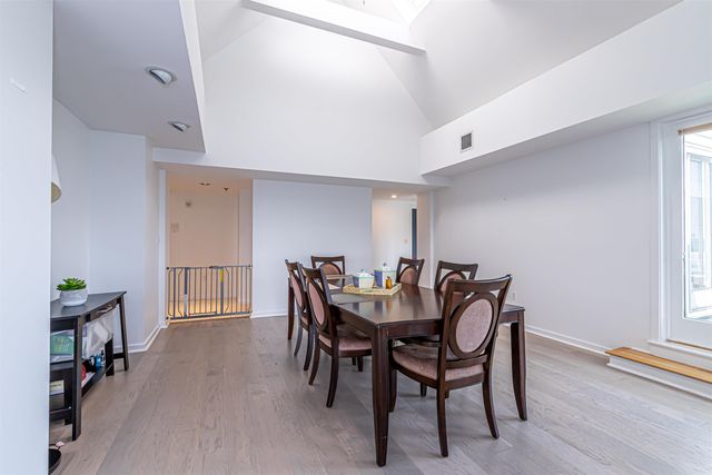 10 Mountain Laurels Dr Apt 607, Nashua, NH 03062