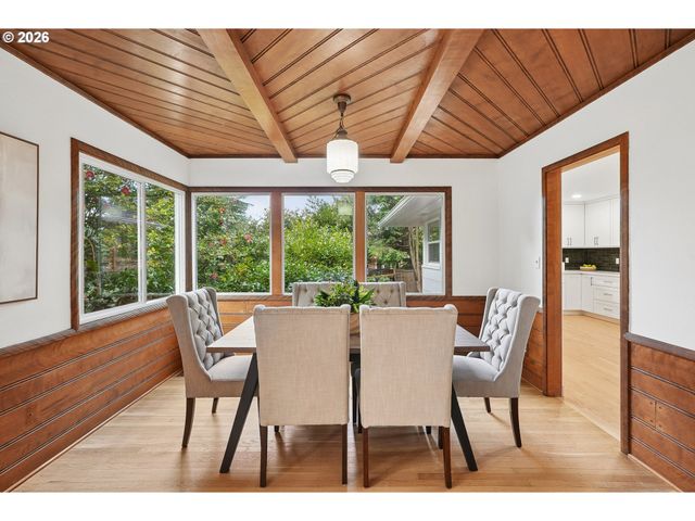 7250 Sw CANYON Rd, Portland, OR 97225