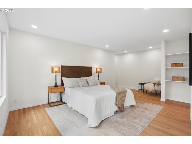 7250 Sw CANYON Rd, Portland, OR 97225