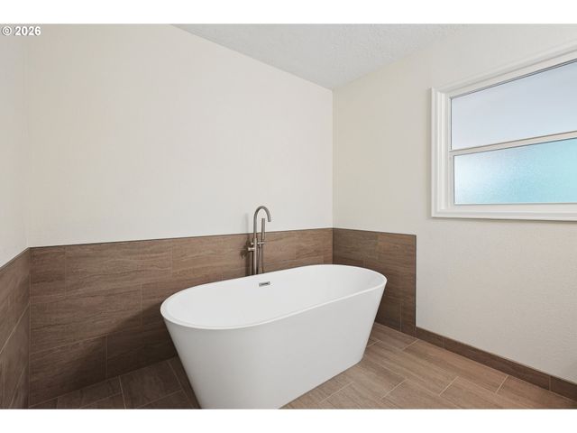 7250 Sw CANYON Rd, Portland, OR 97225