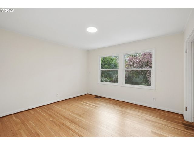 7250 Sw CANYON Rd, Portland, OR 97225