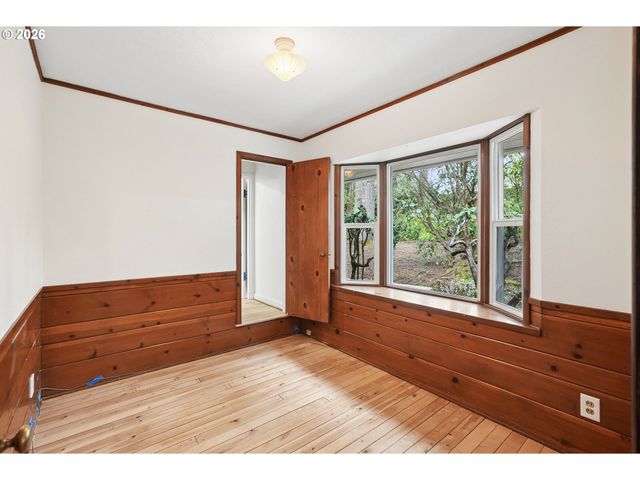 7250 Sw CANYON Rd, Portland, OR 97225