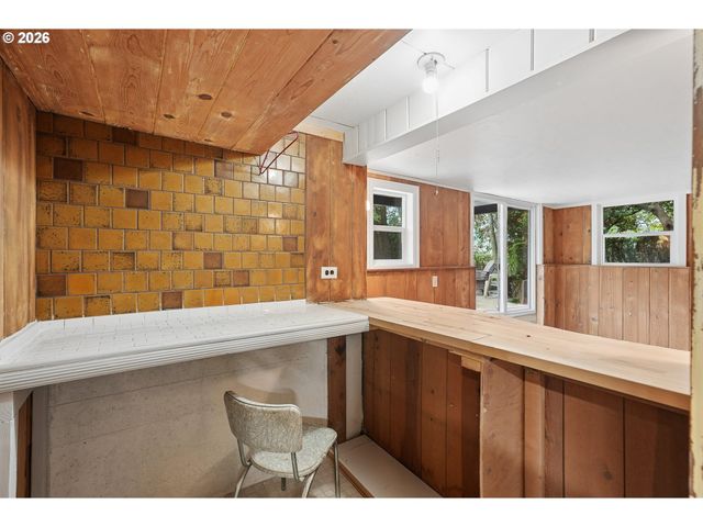 7250 Sw CANYON Rd, Portland, OR 97225