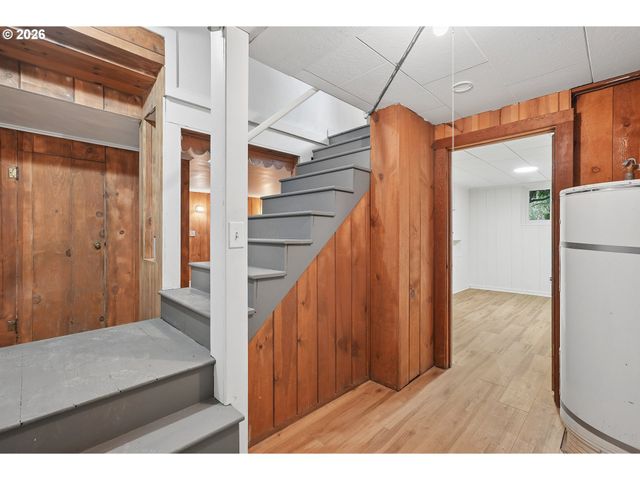 7250 Sw CANYON Rd, Portland, OR 97225