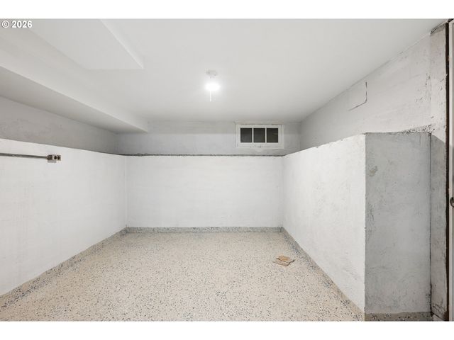 7250 Sw CANYON Rd, Portland, OR 97225