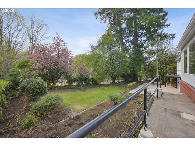 7250 Sw CANYON Rd, Portland, OR 97225