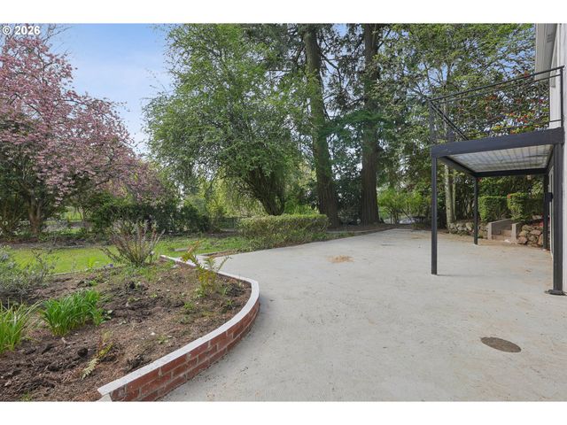 7250 Sw CANYON Rd, Portland, OR 97225