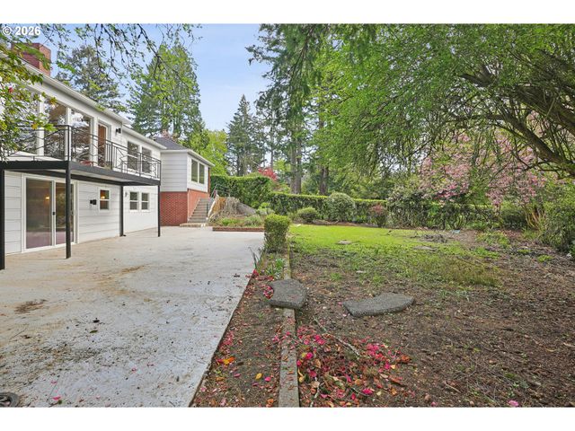 7250 Sw CANYON Rd, Portland, OR 97225