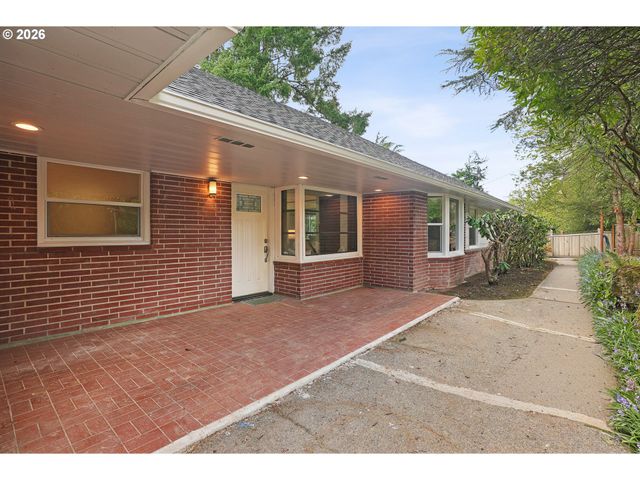 7250 Sw CANYON Rd, Portland, OR 97225