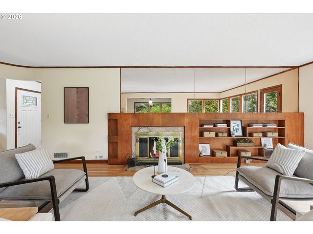 7250 Sw CANYON Rd, Portland, OR 97225