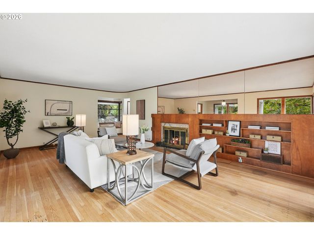 7250 Sw CANYON Rd, Portland, OR 97225