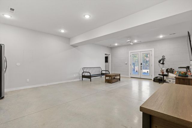 227 South Deer Run Road, Trenton, GA 30752