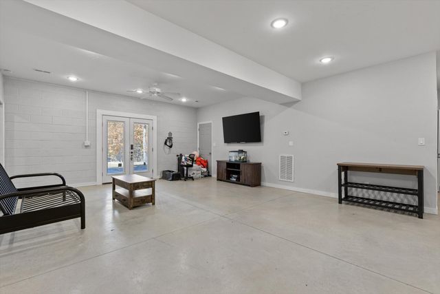 227 South Deer Run Road, Trenton, GA 30752