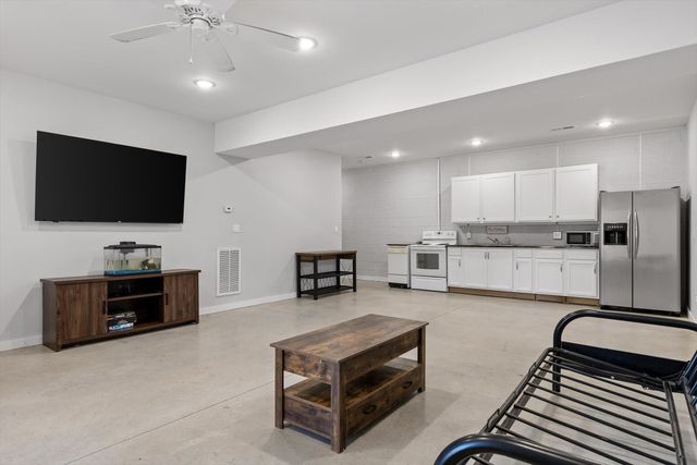 227 South Deer Run Road, Trenton, GA 30752