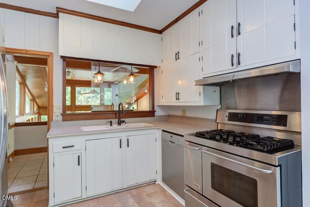 8 Cobb Terrace, Chapel Hill, NC 27514