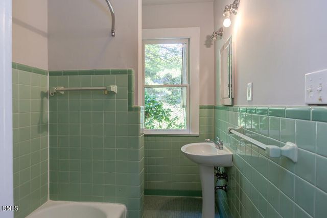 8 Cobb Terrace, Chapel Hill, NC 27514