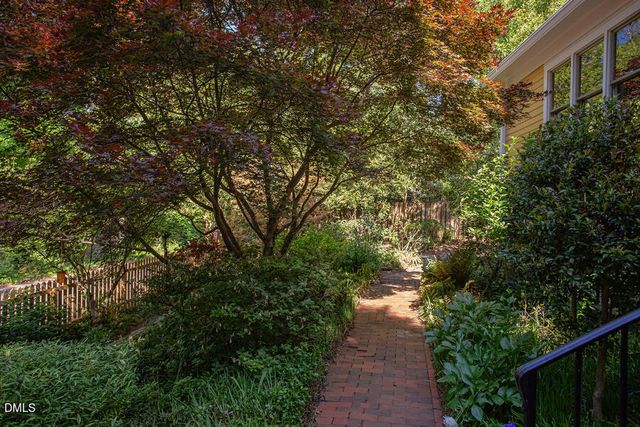 8 Cobb Terrace, Chapel Hill, NC 27514