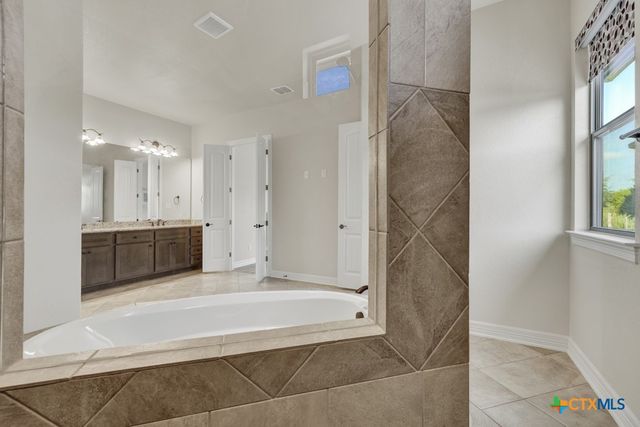 1987 Appellation, New Braunfels, TX 78132