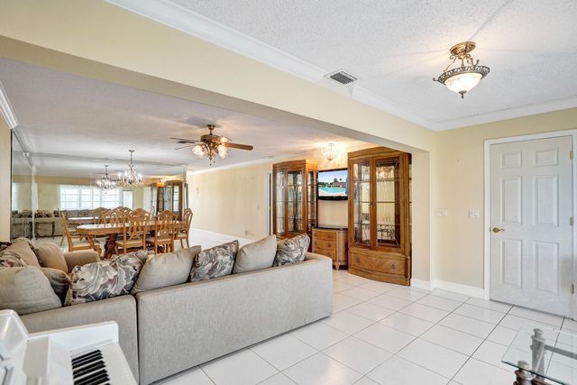 2331 Croton Lane 101-a, Delray Beach, FL 33445