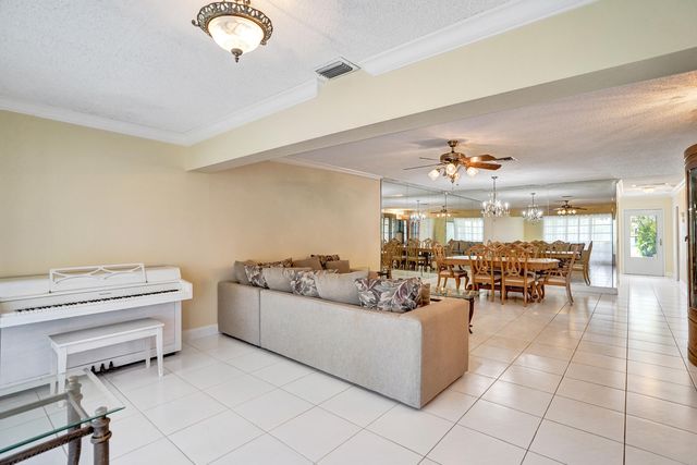 2331 Croton Lane 101-a, Delray Beach, FL 33445