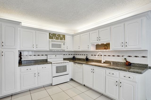 2331 Croton Lane 101-a, Delray Beach, FL 33445