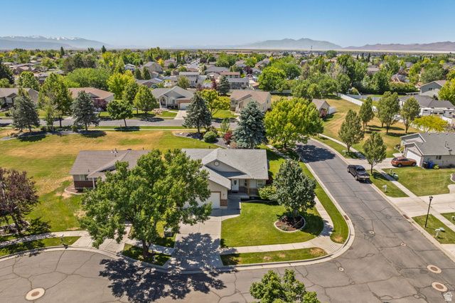 2091 W 2060 S, Syracuse, UT 84075