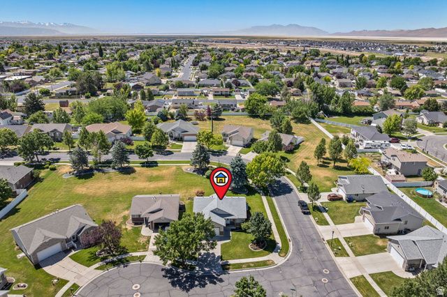 2091 W 2060 S, Syracuse, UT 84075
