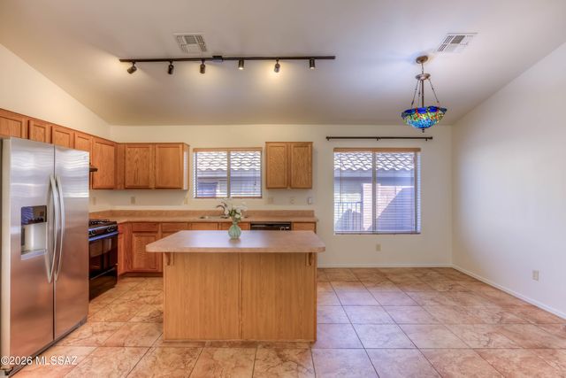 10923 S Lake Gambusi Drive, Vail, AZ 85641