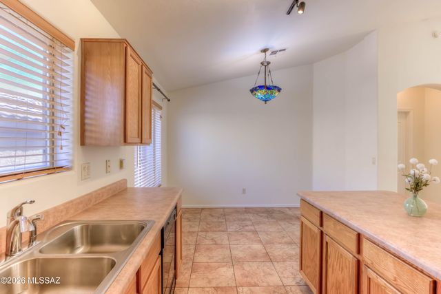 10923 S Lake Gambusi Drive, Vail, AZ 85641