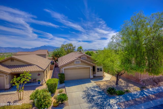 10923 S Lake Gambusi Drive, Vail, AZ 85641