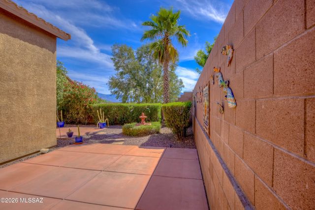 10923 S Lake Gambusi Drive, Vail, AZ 85641