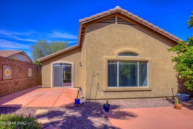 10923 S Lake Gambusi Drive, Vail, AZ 85641