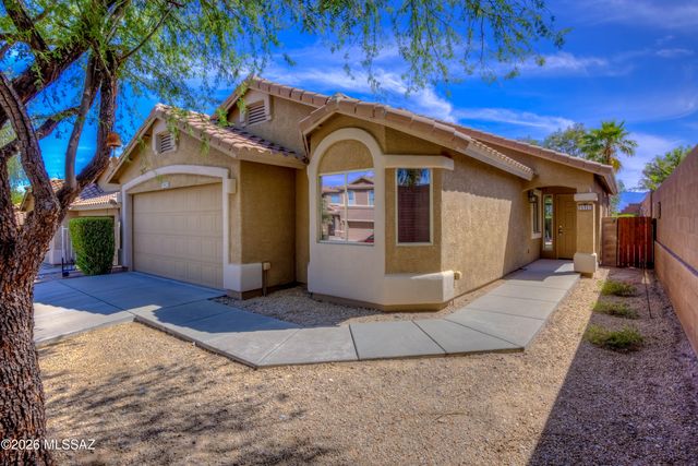 10923 S Lake Gambusi Drive, Vail, AZ 85641