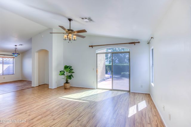 10923 S Lake Gambusi Drive, Vail, AZ 85641