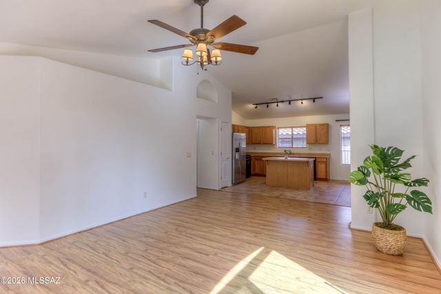 10923 S Lake Gambusi Drive, Vail, AZ 85641