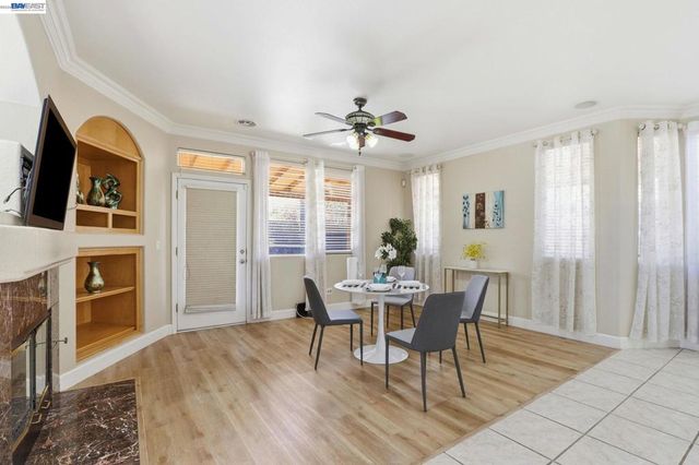 9740 Linnet Ct, Gilroy, CA 95020