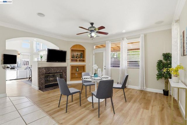 9740 Linnet Ct, Gilroy, CA 95020