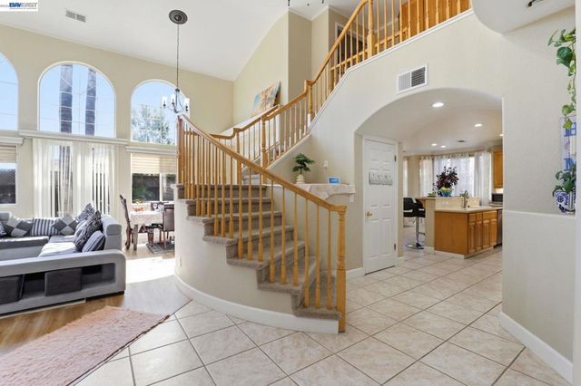 9740 Linnet Ct, Gilroy, CA 95020