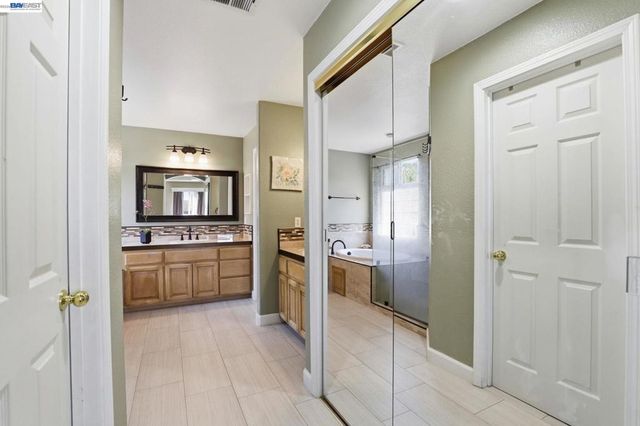 9740 Linnet Ct, Gilroy, CA 95020