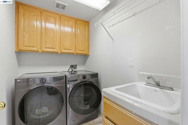 9740 Linnet Ct, Gilroy, CA 95020