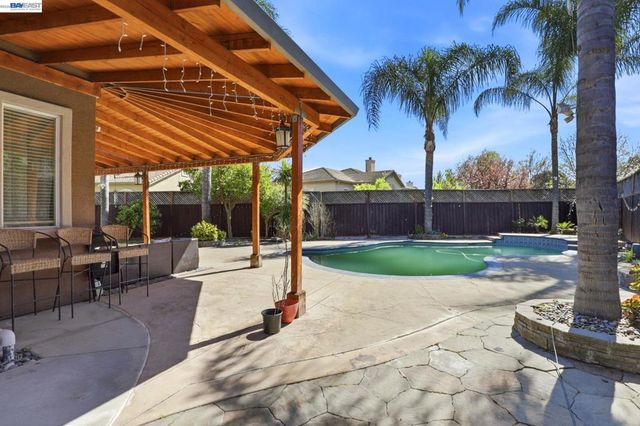 9740 Linnet Ct, Gilroy, CA 95020