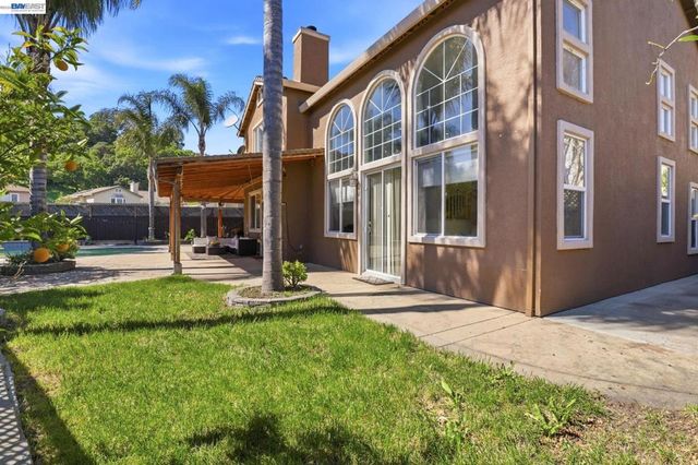 9740 Linnet Ct, Gilroy, CA 95020