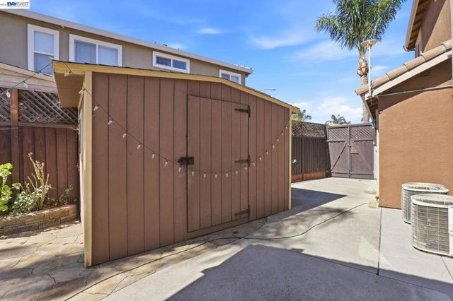 9740 Linnet Ct, Gilroy, CA 95020