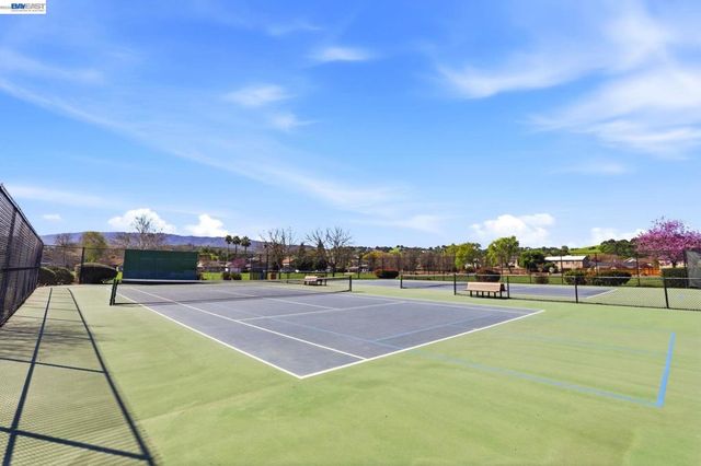 9740 Linnet Ct, Gilroy, CA 95020