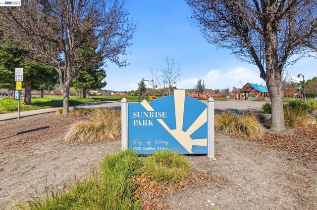 9740 Linnet Ct, Gilroy, CA 95020